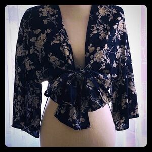 Kimono top blue/white floral SZ L  NWOT